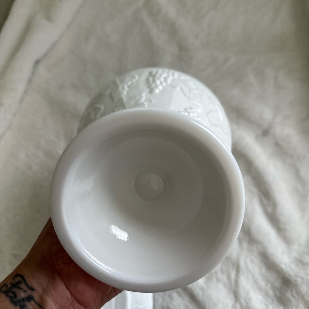 Vintage Milk Glass  candy dish - Picture 5 of 9